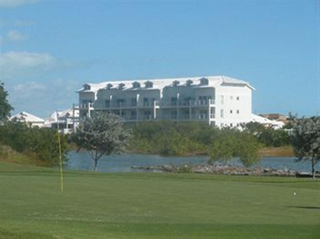 Carib Club Lägenhet Grace Bay Exteriör bild