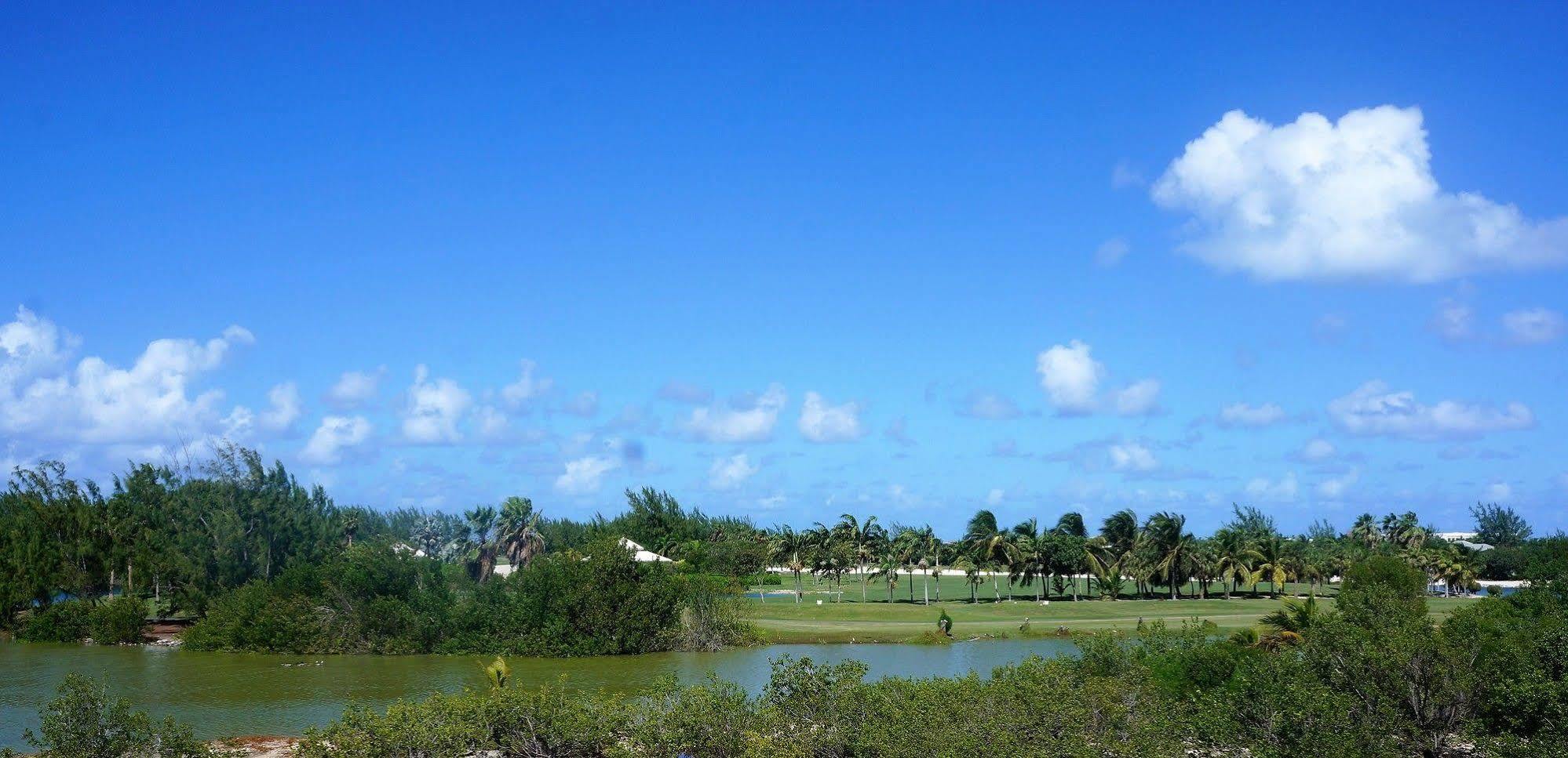 Carib Club Lägenhet Grace Bay Exteriör bild